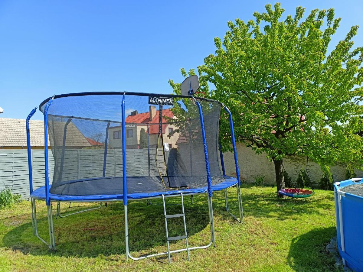Villa Rekreacni Dum U Elisky A Barusky Krakovany Exterior foto